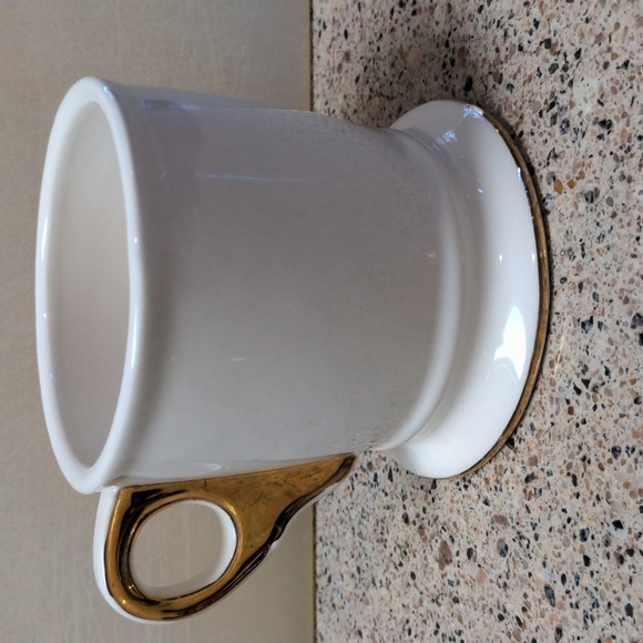 ANTHROPOLOLGIE/ "R" Coffee Mug with Gold Detailing - Picture 3 of 7